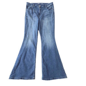 Old Navy HIGH RISE WOW FLARE Jeans Women's 14 Denim Medium Wash Whiskering Front